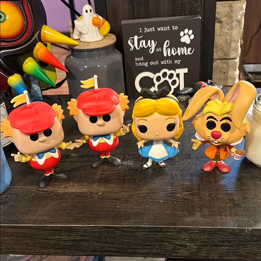 6/$35 Alice in Wonderland Collectible Figures Set
